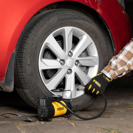 Компрессор автомобильный AC-37, 12 В, 7 атм, 37 л/мин, автомобильный предохранитель Denzel цена