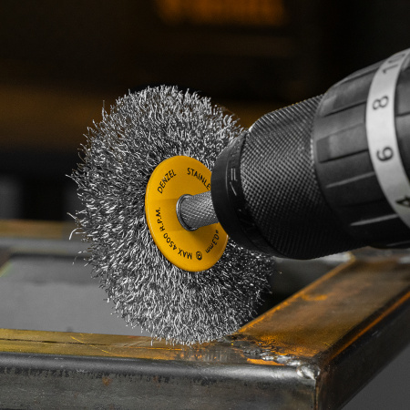 Набор щеток для дрели, 5 Плоских 25-38-50-63-75 мм, шпилька, нерж. вит. проволока Denzel