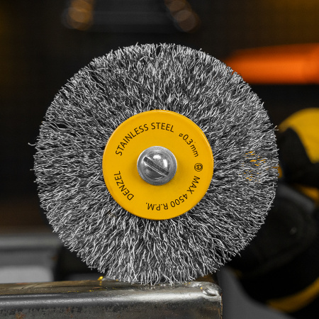 Набор щеток для дрели, 5 Плоских 25-38-50-63-75 мм, шпилька, нерж. вит. проволока Denzel