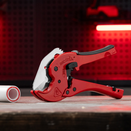 Ножницы для резки изделий из ПВХ, D до 42 мм, обрезиненная опорная рукоятка, порошковое покрытие рукояток Matrix