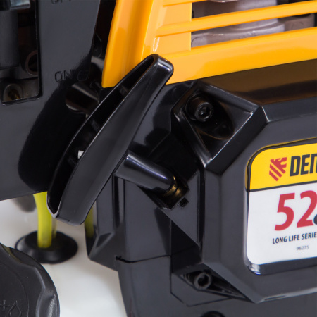 Триммер бензиновый DR-52, 52 см3, неразъемная штанга, состоит из 2 частей Denzel цена