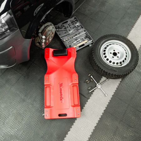 Лежак ремонтный на шести колесах, 1000 х 475 х 128 мм, пластиковый Matrix цена