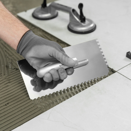 Гладилка из нержавеющей стали, 280 х 130 мм, деревянная ручка, зуб 6 х 6 мм Matrix цена