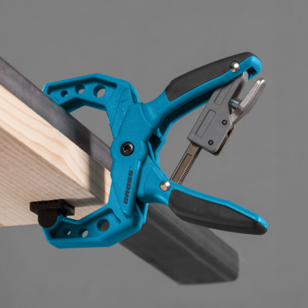 Струбцина клещеобразная 1-1/2, пластиковый корпус, храповой механизм жесткой фиксации, 38 мм Gross цена