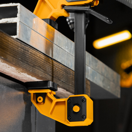 Струбцина F-образная, быстрозажимная, 150 х 80 мм, усиленный нейлоновый корпус Denzel цена