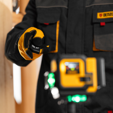 Лазерный уровень мультипризменный DLV-360-3T, 30 м, зеленый луч, Li-Ion 2,4 Aч, штатив // Denzel цена