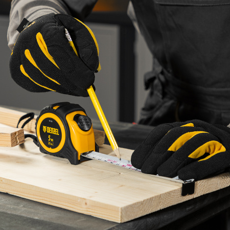 Рулетка 5м х 25мм, обрезиненный корпус, автоматическая фиксация Denzel цена