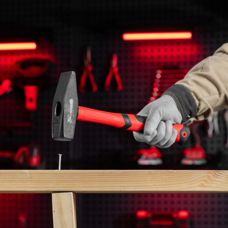 Молоток слесарный, 1000 г, фибергласовая обрезиненная рукоятка Matrix