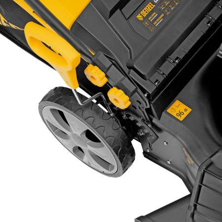 Газонокосилка бензиновая GLD-460-K, 150 см3, 46 см, 50 л// Denzel цена