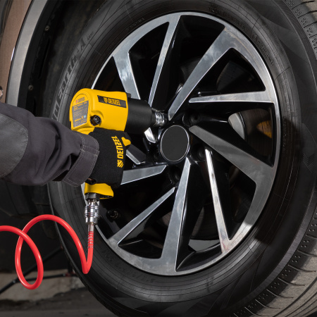 Ударный пневмогайковерт IW680, 1/2", 7000 об/мин, 680 Нм Denzel цена