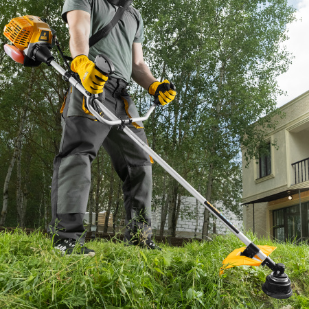 Триммер бензиновый DR-33S, 33 см3, разъемная штанга, состоит из 2 частей Denzel цена