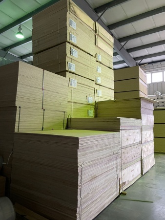 Фанера влагостойкая ФСФ 15 мм 1525х3050 сорт 4/4