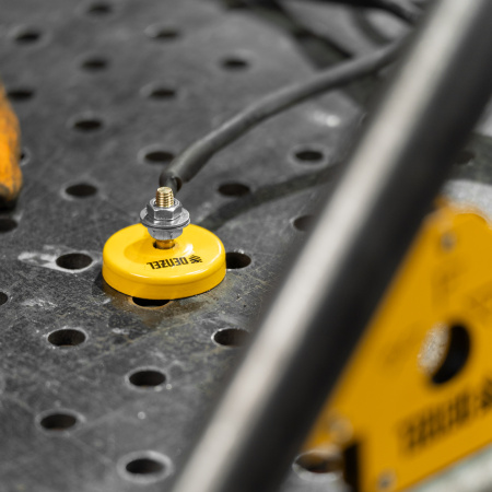 Набор из 2 магнитных сварочных фиксаторов и магнитной клеммы "масса" Denzel