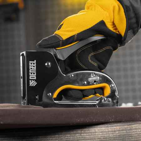 Степлер металл., скобы в комплекте, плавная регулировка удара, 2К рукоятка, тип 53, 4-14 мм Denzel цена