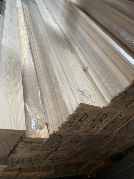 Доска пола шпунтованная 28х110х4000 сорт АБ Лиственница 0.44м2