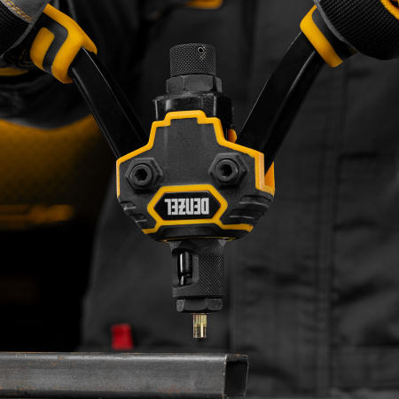 Заклепки резьбовые, стальные, оцинкованные, М4, пластиковый кейс, 140 шт. Denzel цена