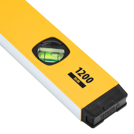 Уровень алюминиевый, магнит, фрезерованный, 3 глазка (1 зеркал.) 0,5 мм/м, 1200 мм Denzel цена