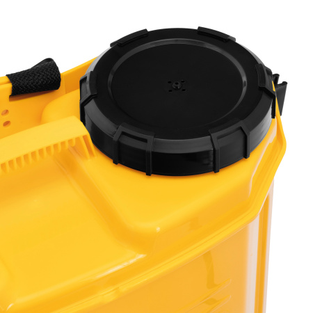 Опрыскиватель ранцевый аккумуляторный D-12LA, 12 л, 12 В, 8 Ач Denzel цена