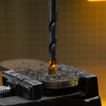 Станок сверлильный радиальный DDM-550R, 550 Вт, 16 мм, 12 ск., настольный Denzel