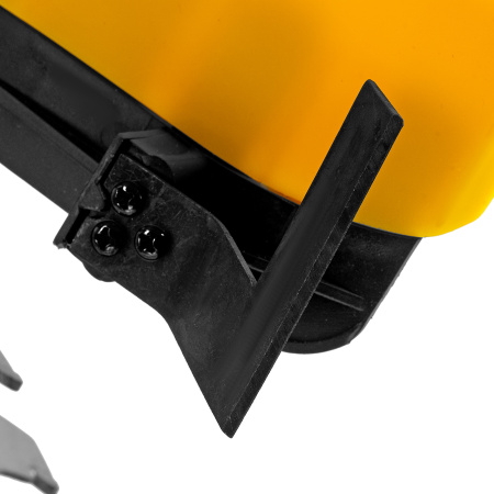 Триммер бензиновый DTL-43, 43 см3, неразъемная штанга, состоит из 2 частей Denzel цена