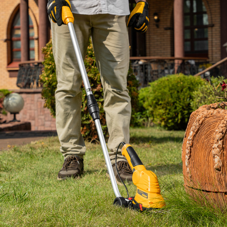 Ножницы-кусторез с телескопической штангой аккумуляторные G801E с акк. 7.2В Li-Ion 1.5 Ач Denzel цена