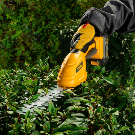 Ножницы-кусторез аккумуляторные  CGS-100, 18В Li-Ion Denzel цена