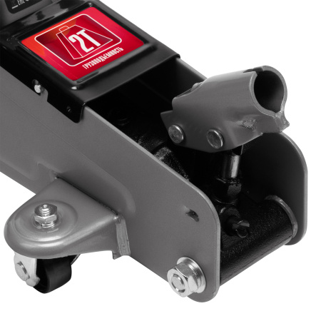 Домкрат гидравлический подкатной, 2 т, высота подъема 135-385 мм, в пластиковый кейсе Matrix цена