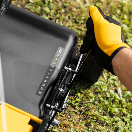 Скарификатор-аэратор бензиновый SAG-400, 212 см3, -15/+10 мм, 40 см Denzel цена