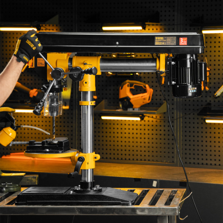 Станок сверлильный радиальный DDM-550R, 550 Вт, 16 мм, 12 ск., настольный Denzel