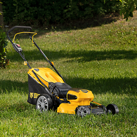 Газонокосилка аккумуляторная бесщеточная RLM450-36, Li-ion, 36 В, 4 Ач, 450 мм, травосборник 40 л Denzel цена