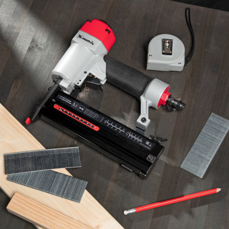 Нейлер-степлер пневматический 2 в 1, гвозди 18GA длина 10-50 мм, скобы 18GA длина 25-40 мм Matrix цена