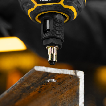 Заклепки резьбовые, стальные, оцинкованные, М6, пластиковый кейс, 70 шт. Denzel цена