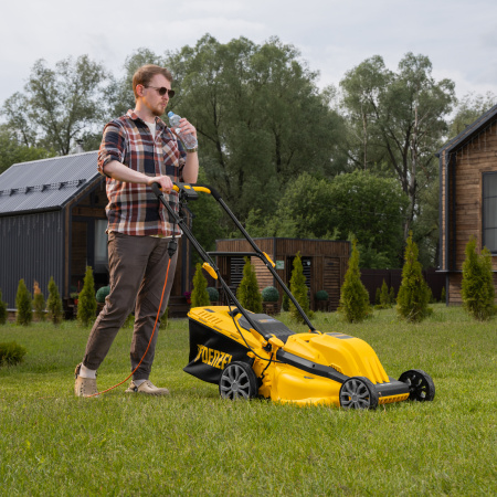 Газонокосилка электрическая GMC-2000, шир. 44см, 2000 Вт, 6 уров., травосб. 45 л Denzel цена