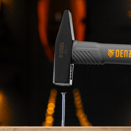 Молоток слесарный, 300 г, кованый, фибергласовая рукоятка c TPR покрытием Denzel