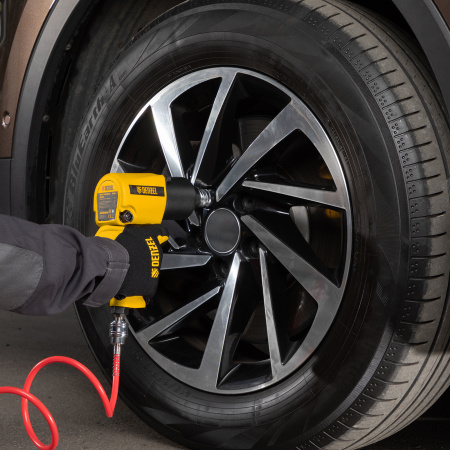 Ударный пневмогайковерт IW680, 1/2", 7000 об/мин, 680 Нм Denzel цена