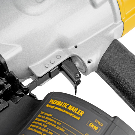 Нейлер пневматический CN90 для гвоздей CNW от 50 до 90 мм// Denzel цена