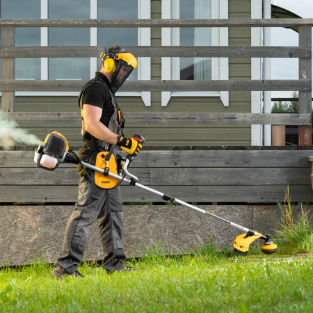 Триммер бензиновый DGT 520S, 52 см3, 3 л. с, разъемная штанга, состоит из 2 частей Denzel цена