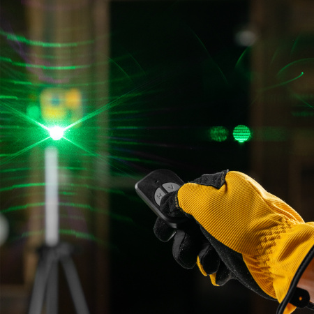 Лазерный уровень мультипризменный DLV-360-3C, 30 м, зеленый луч, Li-Ion 2,4 Aч, кейс// Denzel цена