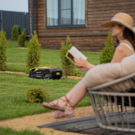 Робот-газонокосилка Grass Master 1000  1000м², 3Ач, 28V, LCD дисплей, Wi-Fi Denzel цена