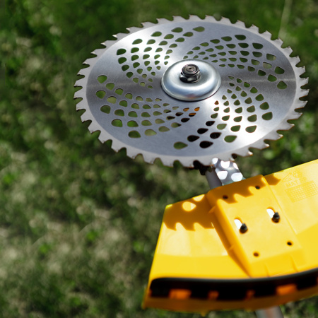 Триммер бензиновый DGT 330, 33 см3, 1.8 л. с, неразъемная штанга, состоит из 2 частей Denzel цена