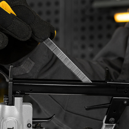 Скобы 21GA для пнев. степл., 10мм, шир. - 0,95мм, тол. - 0,6мм, шир. скобы - 12,8мм, 5000шт Denzel цена