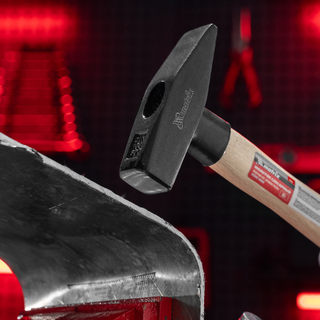 Молоток слесарный, 600 г, квадратный боек, деревянная рукоятка Matrix