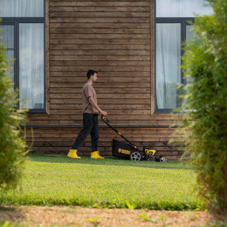 Газонокосилка аккумуляторная бесщет. DLM-460, 460 мм, травосб. 65 л., Li-Ion, 40 В Denzel цена