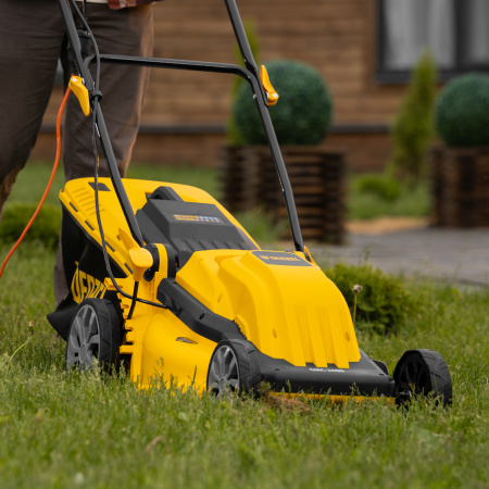 Газонокосилка электрическая GMC-2000, шир. 44см, 2000 Вт, 6 уров., травосб. 45 л Denzel цена