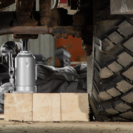 Домкрат гидравлический бутылочный, 20 т, высота подъема 242-452 мм Matrix цена