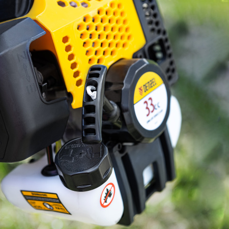 Триммер бензиновый DGT 330, 33 см3, 1.8 л. с, неразъемная штанга, состоит из 2 частей Denzel цена