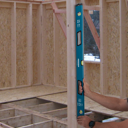 Уровень алюминиевый, 1000 мм, усиленный с ударопрочными заглушками, рукоятки, 3 глазка Gross цена