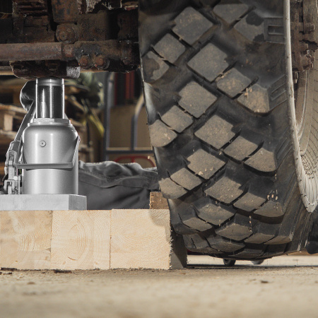 Домкрат гидравлический бутылочный, 30 т, высота подъема 260-415 мм Matrix цена