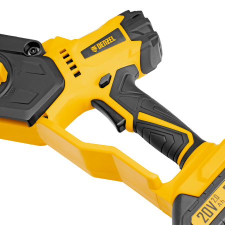 Цепная мини-пила аккумуляторная бесщет., СCS-200BL, шина 200 мм, Li-Ion, 20 В Denzel