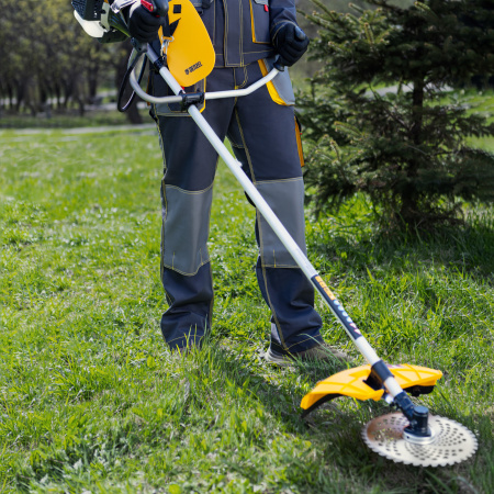 Триммер бензиновый DGT 330, 33 см3, 1.8 л. с, неразъемная штанга, состоит из 2 частей Denzel цена